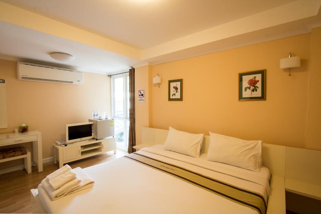 Triple Palms House Hotel Chiang Mai Exterior photo