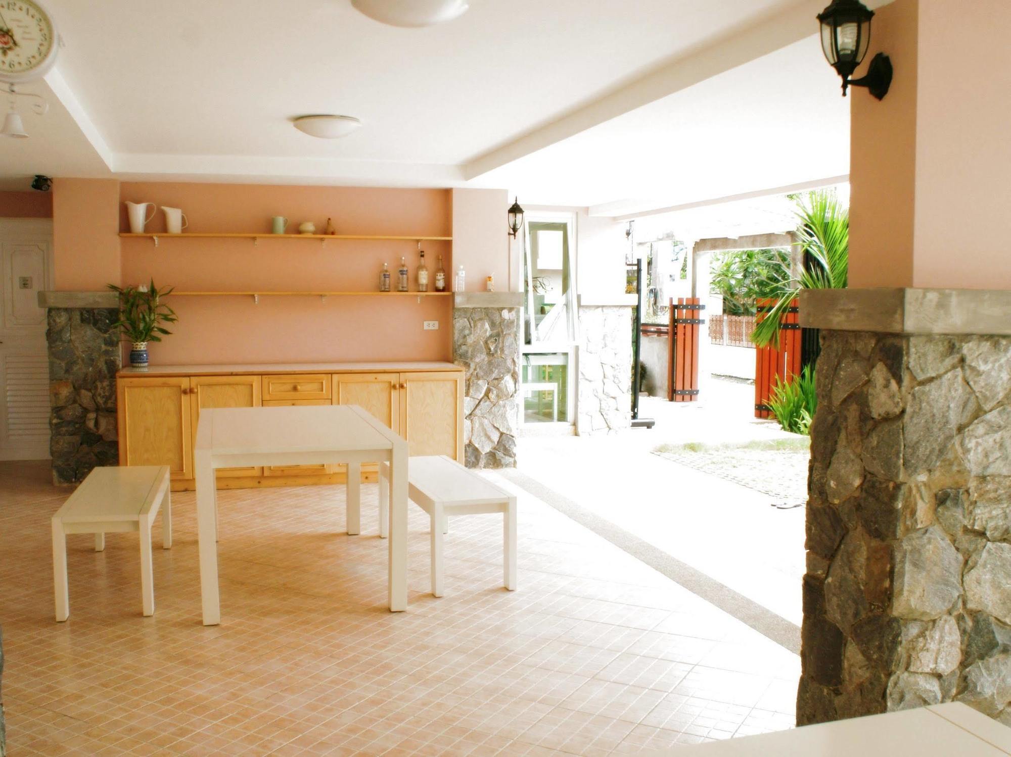 Triple Palms House Hotel Chiang Mai Exterior photo